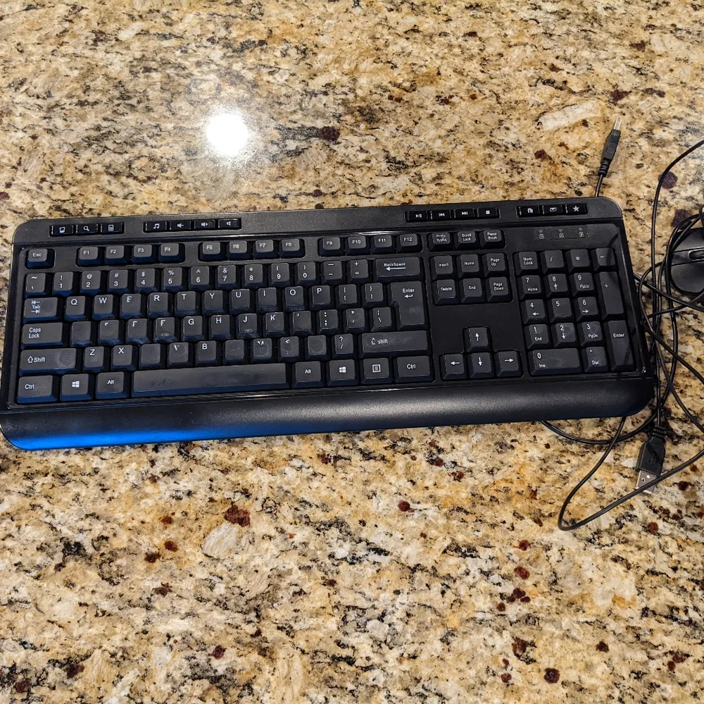 COMPUTER KEYBOARD AND MOUSE